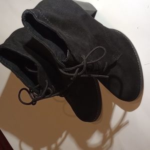 Old Navy black lace up heel booties, size 7
